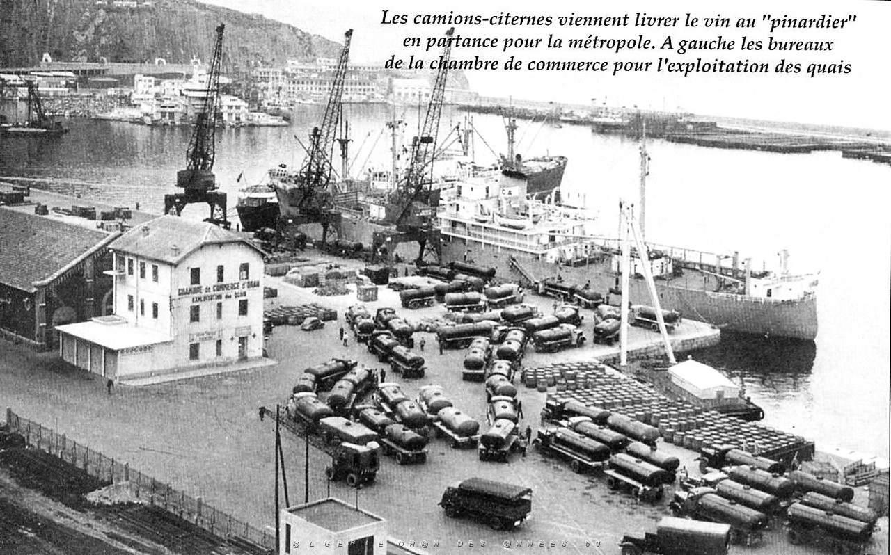Oran- 094- travail sur les quais.jpg